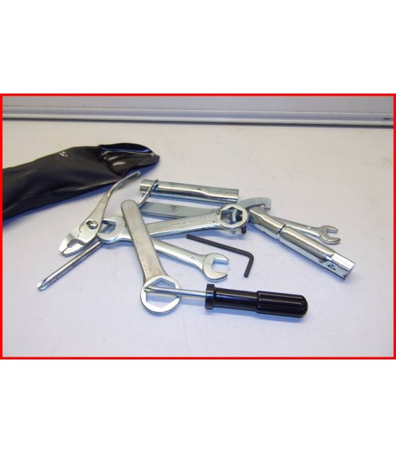 SUZUKI BANDIT 600 2000-2004 TROUSSE A OUTILS -OCCASION