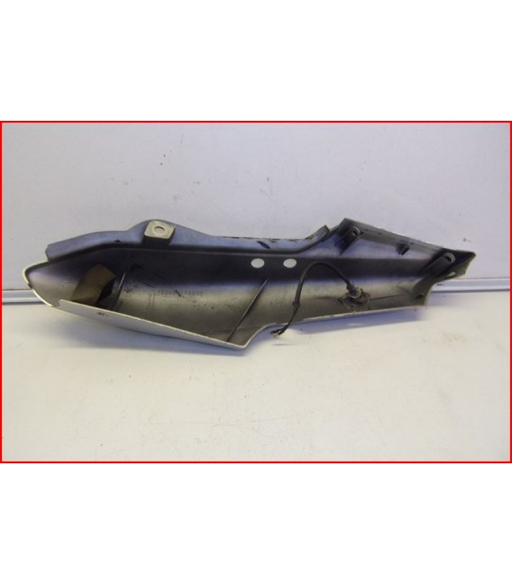 YAMAHA FZS 600 FAZER 1998-1999 CARENAGE ARRIERE DROIT " griffures -OCCASION