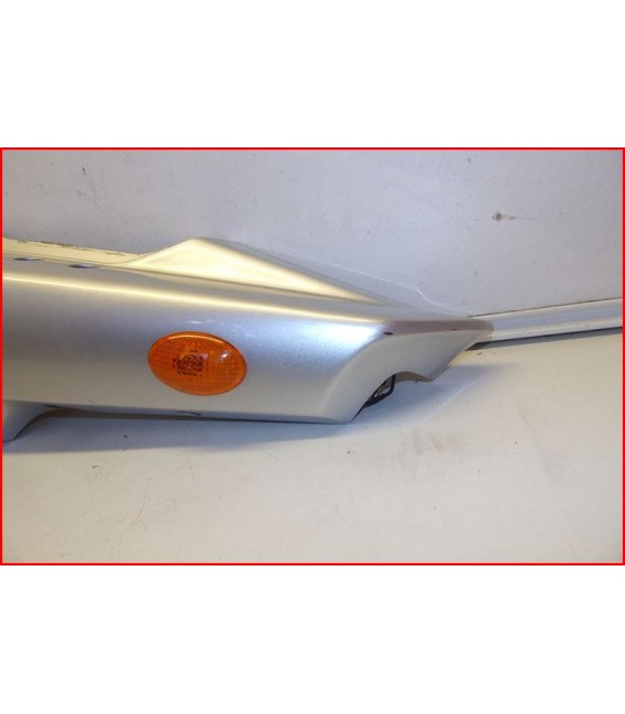 YAMAHA FZS 600 FAZER 1998-1999 CARENAGE ARRIERE GAUCHE " griffures" -OCCASION