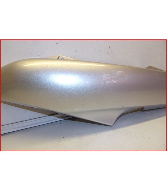 YAMAHA FZS 600 FAZER 1998-1999 CARENAGE ARRIERE GAUCHE " griffures" -OCCASION