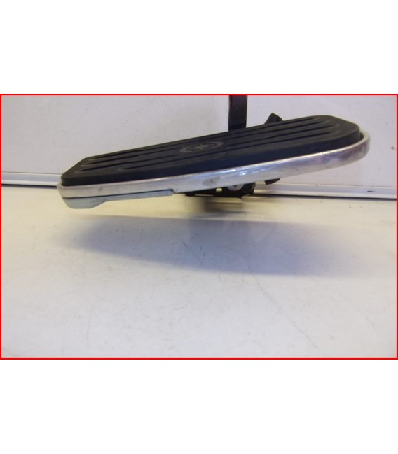 YAMAHA XVS 1100 DRAGSTAR CLASSIC 2005-2006 PLATINE CALE PIED AVANT DROITE- OCCASION