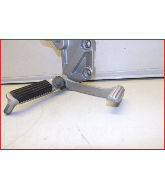 SUZUKI SV 650 2003-2006 PLATINE CALE PIED AV DROITE - OCCASION