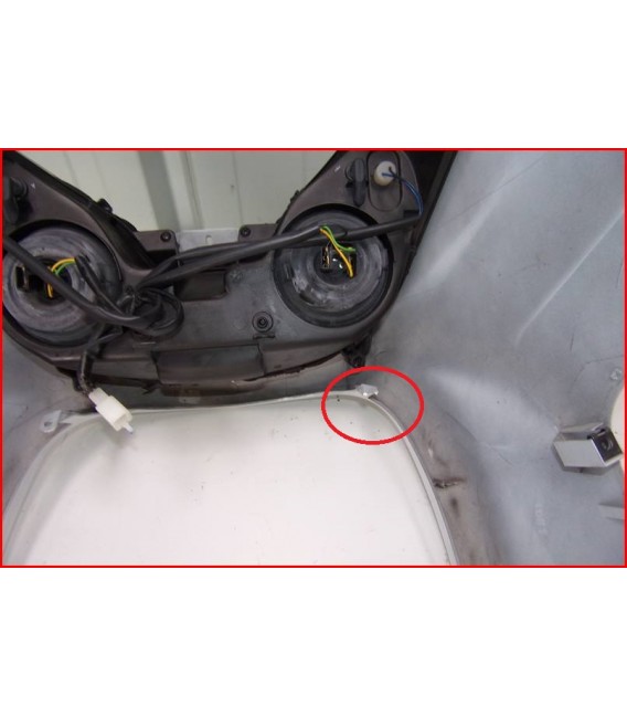 YAMAHA XMAX 125 2006-2009 CARENAGE FACE AVANT + PHARE "griffures" -OCCASION