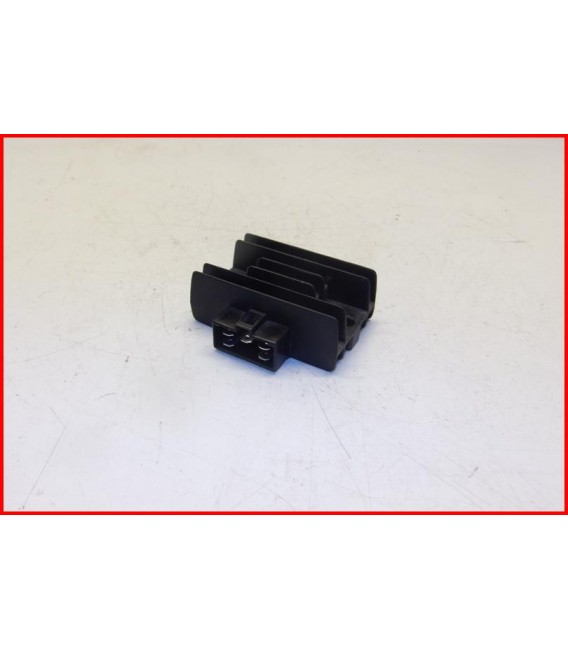YAMAHA YBR 125 2004-2006 REGULATEUR DE TENSION "origine YAMAHA " -OCCASION