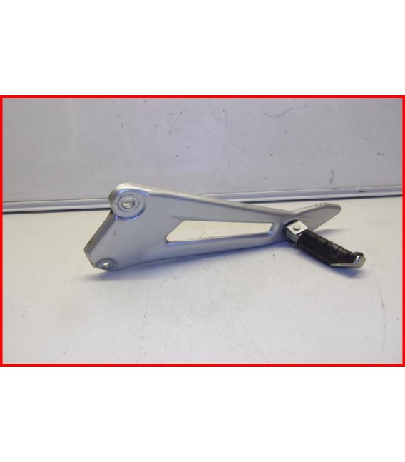 YAMAHA YBR 125 2005-2006 PLATINE CALE PIED GAUCHE -OCCASION