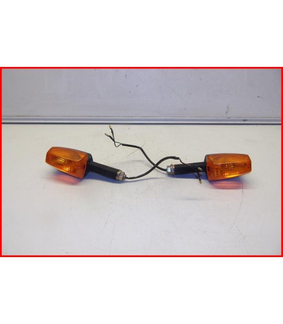 YAMAHA YBR 125 2004-2006 2 CLIGNOTANTS ARRIERE -OCCASION