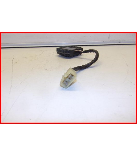 YAMAHA FAZER 600 2002-2003 REGULATEUR DE TENSION -OCCASION