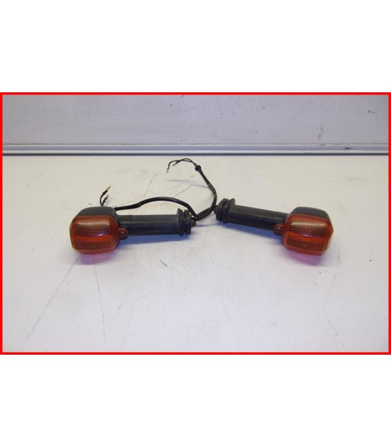 YAMAHA FZS 600 FAZER 2002/2003 CLIGNOTANTS AR DROIT + GAUCHE "griffures"-OCCASION