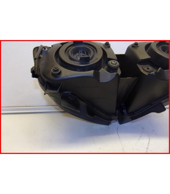 YAMAHA FAZER 600 2002-2003 OPTIQUE DE PHARE AVANT " pattes cassées " -OCCASION