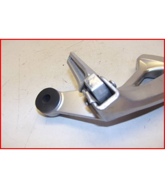 SUZUKI SV 650 1999-2002 PLATINE CALE PIED AR DROITE "griffures" -OCCASION