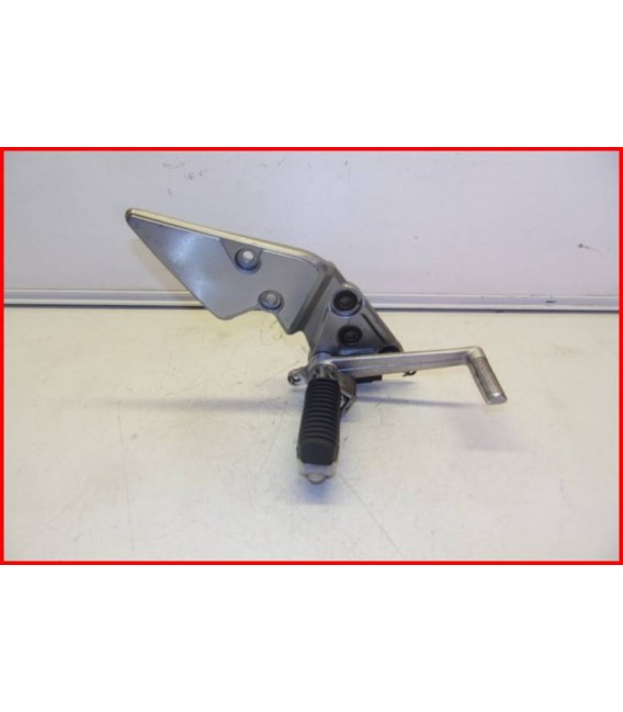 SUZUKI BANDIT 600 1995-2004 PLATINE CALE PIED AV DROITE-OCCASION