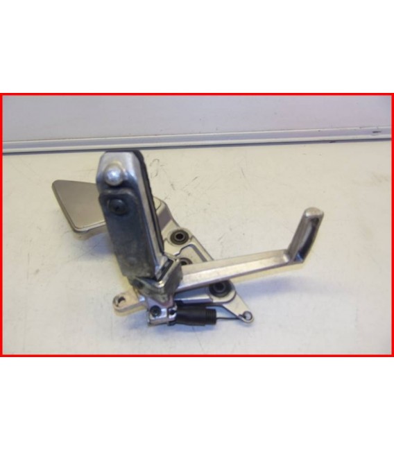 SUZUKI BANDIT 600 1995-2004 PLATINE CALE PIED AV DROITE-OCCASION