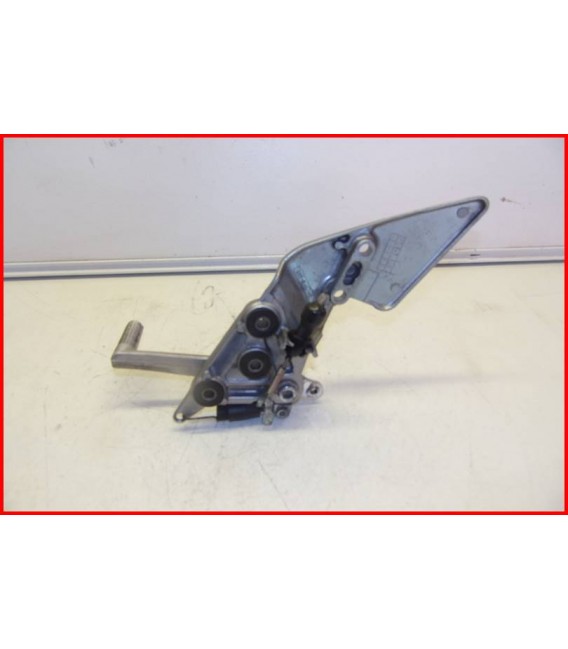 SUZUKI BANDIT 600 1995-2004 PLATINE CALE PIED AV DROITE-OCCASION