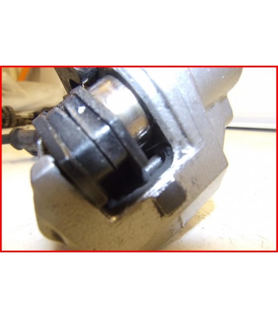 HONDA CA 125 REBEL 1995-2000 ETRIER DE FREIN AVANT "pistons rayés"- OCCASION