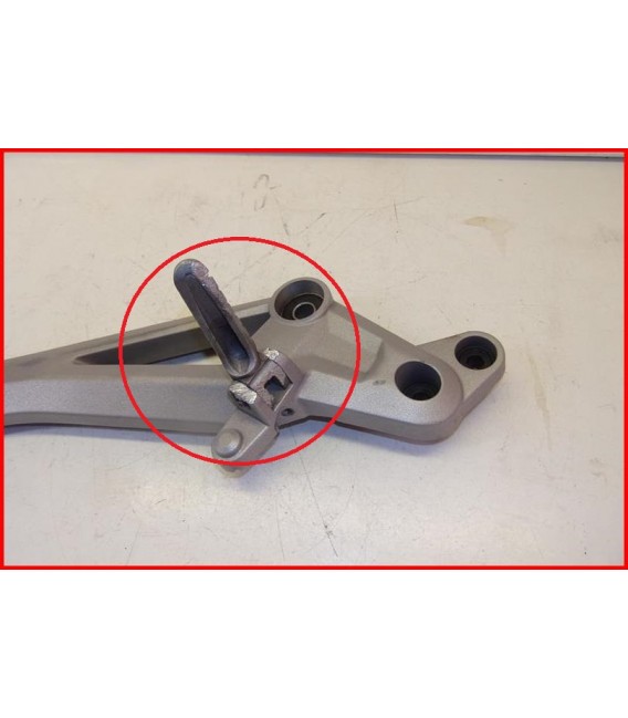 DUCATI 696 MONSTER 2008-2014 PLATINE CALE PIED DROITE "rayures" - OCCASION