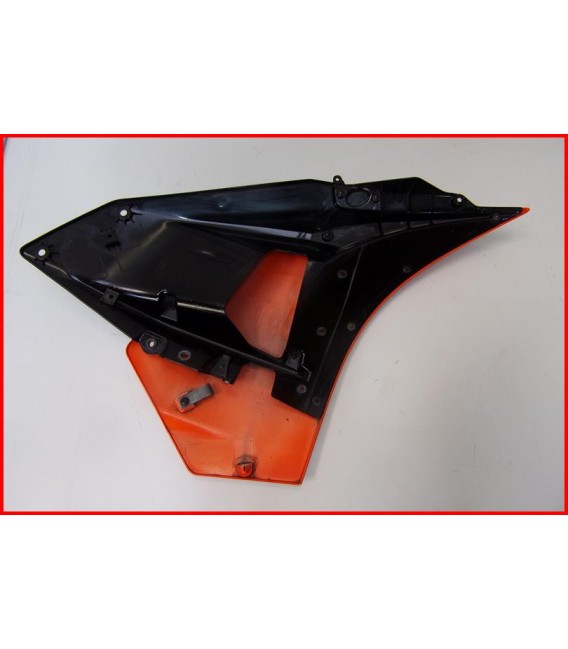 KTM RC 125 2019 FLANC DE CARENAGE GAUCHE"griffures" -OCCASION