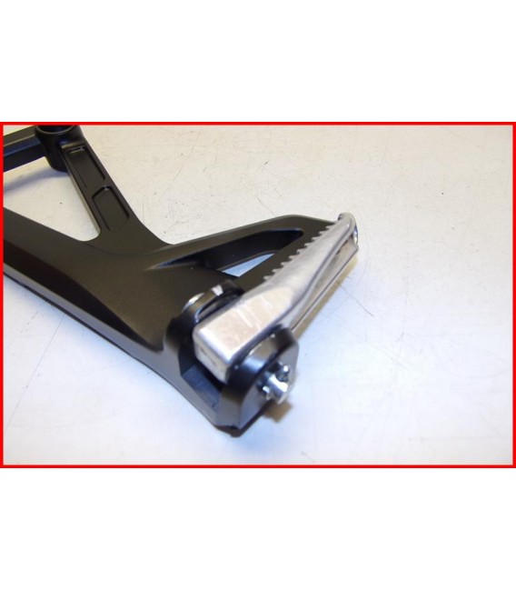 YAMAHA TRACER 9 900 2021-2023 PLATINE CALE PIED ARRIERE GAUCHE " griffures"- OCCASION