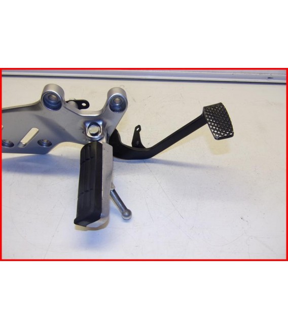 YAMAHA TRACER 9 900 2021-2023 PLATINE CALE PIED AVANT DROITE- OCCASION