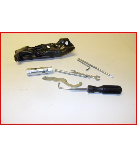 YAMAHA XMAX X MAX 125 2010-2013 TROUSSE A OUTILS -OCCASION