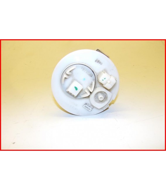 YAMAHA X MAX 125 XMAX 2006-2009 POMPE A ESSENCE -OCCASION