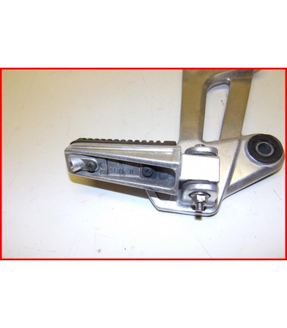 YAMAHA XJR 1200 1995-1998 PLATINE CALE PIED AR DROITE -OCCASION