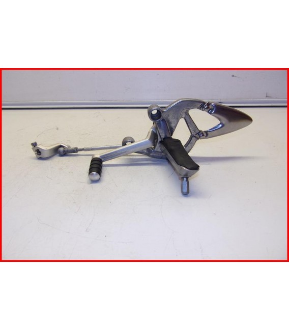 TRIUMPH 1050 SPRINT ST 2005-2010 PLATINE CALE PIED AVANT GAUCHE - OCCASION