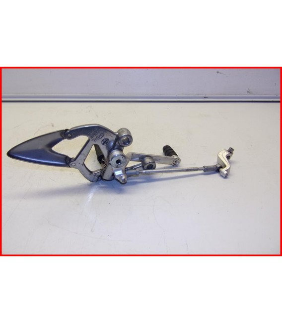 TRIUMPH 1050 SPRINT ST 2005-2010 PLATINE CALE PIED AVANT GAUCHE - OCCASION