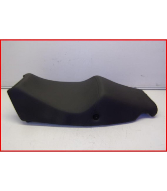 TRIUMPH 1050 SPRINT ST 2005-2010 SELLE " 1 accroc" - OCCASION