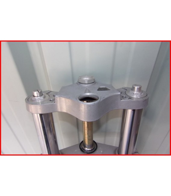 TRIUMPH 1050 SPRINT ST 2005-2010 FOURCHE- OCCASION