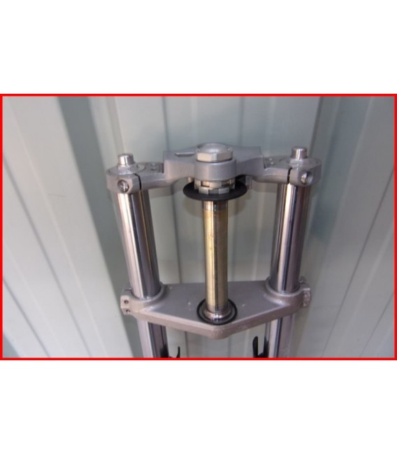 TRIUMPH 1050 SPRINT ST 2005-2010 FOURCHE- OCCASION