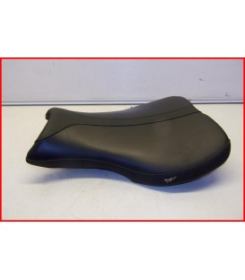 TRIUMPH DAYTONA 675 2006-2008 SELLE AVANT PILOTE " 1 accroc" - OCCASION