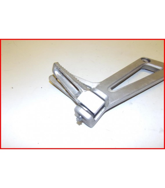 YAMAHA TDR 125 1997-2002 PLATINE CALE PIED ARRIERE DROITE - OCCASION