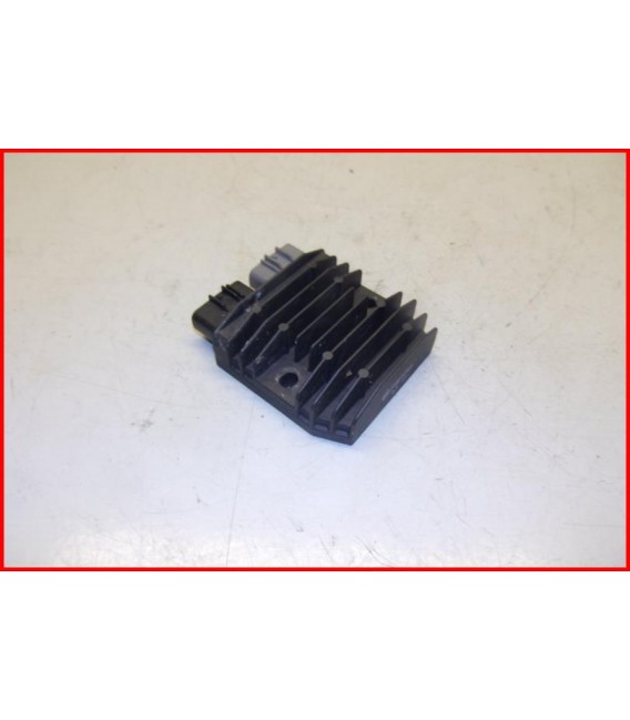 TRIUMPH 675 STREET 2008-2012 REGULATEUR DE TENSION-OCCASION